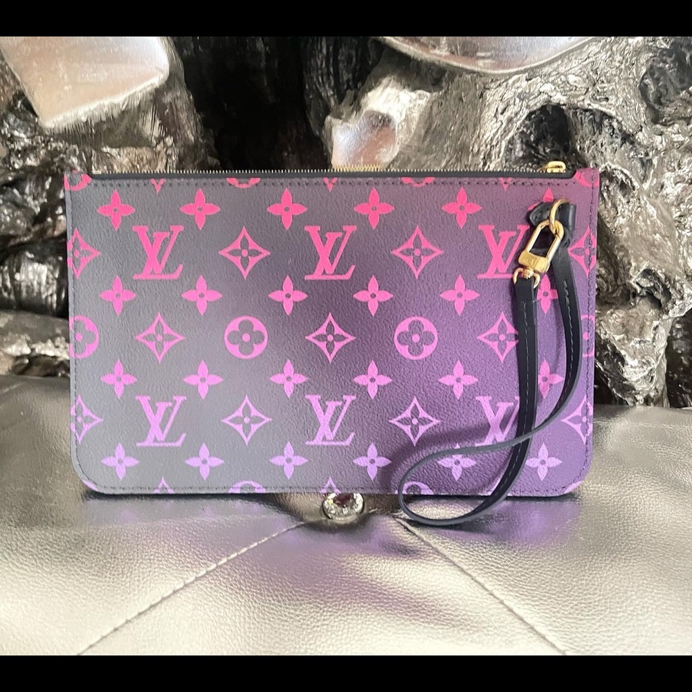 Louis Vuitton Midnight Neverfull Pouch Wristlet - Picture 4 of 15